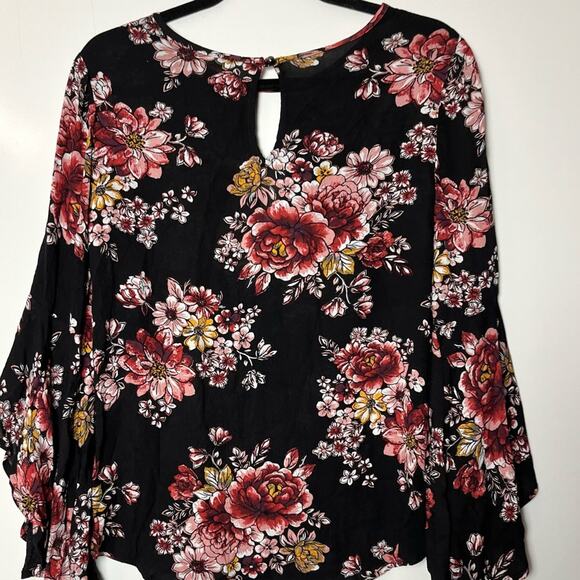 NWT Gypsies & Moondust Gigi Printed Keyhole Top Bell Sleeves Women's Size small - Picture 10 of 16